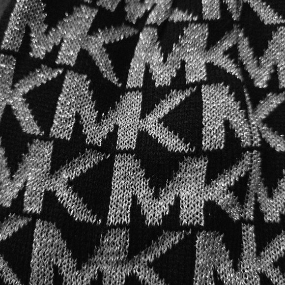 New in box! Scarf and Hat Black&Silver Metallic MKors - Picture 7 of 11